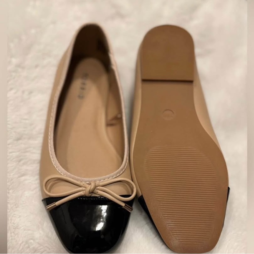 Torrid Black and Tan Bow Flats - Picture 2 of 2